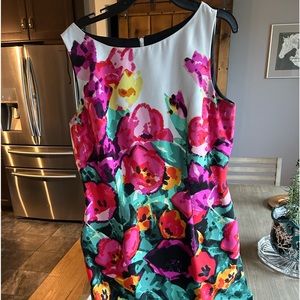 Adrianna Papell sheath dress size 10 floral pattern